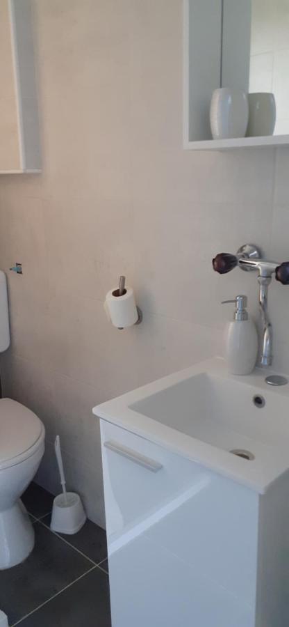 Ferienwohnung Oaza Mira Tisno Exterior foto